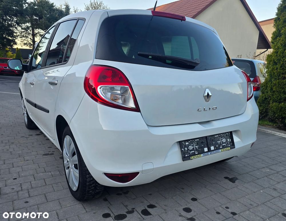 Renault Clio - 8