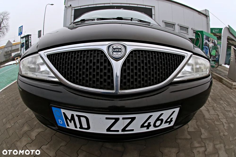 Lancia Ypsilon - 12