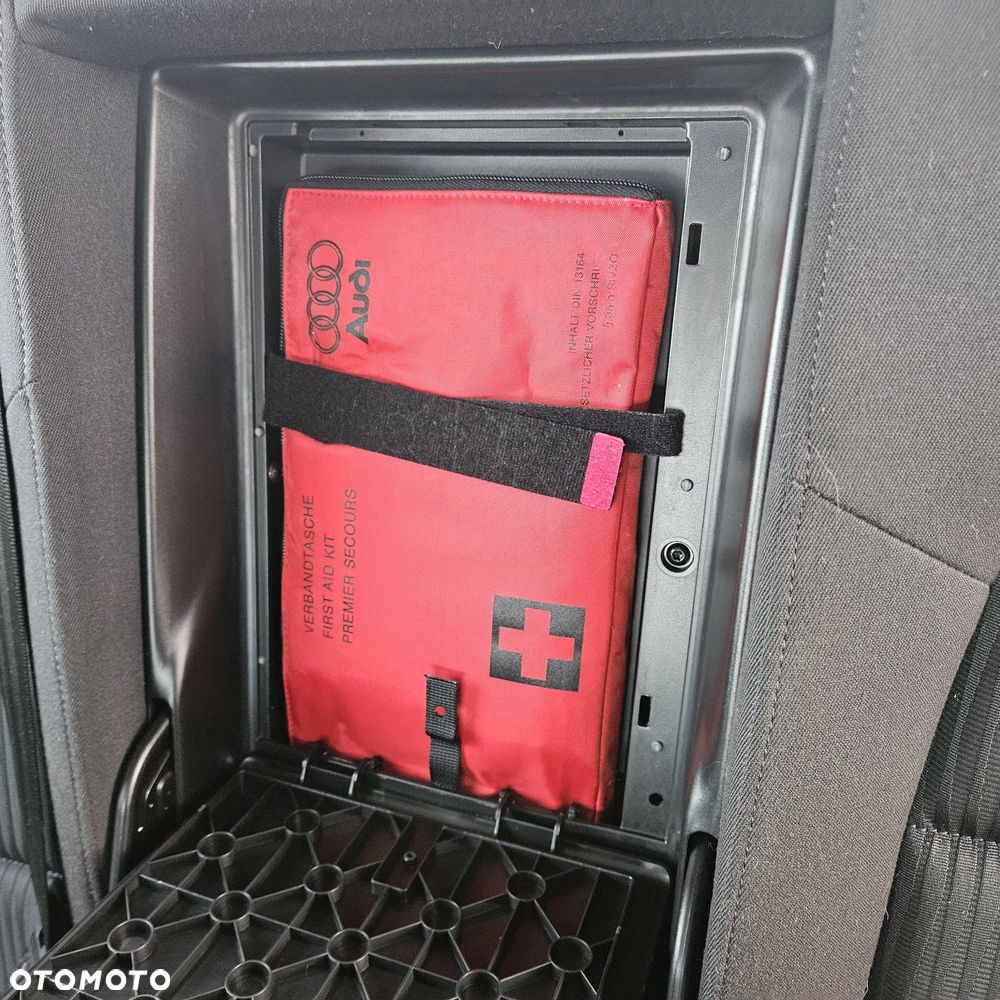 Audi A4 Avant 2.0 TDI DPF Ambiente - 33