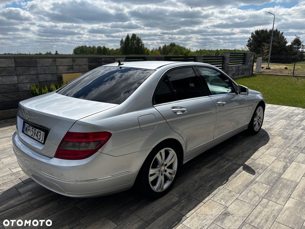 Mercedes-Benz Klasa C 180 CGI Automatik BlueEFFICIENCY Avantgarde - 3