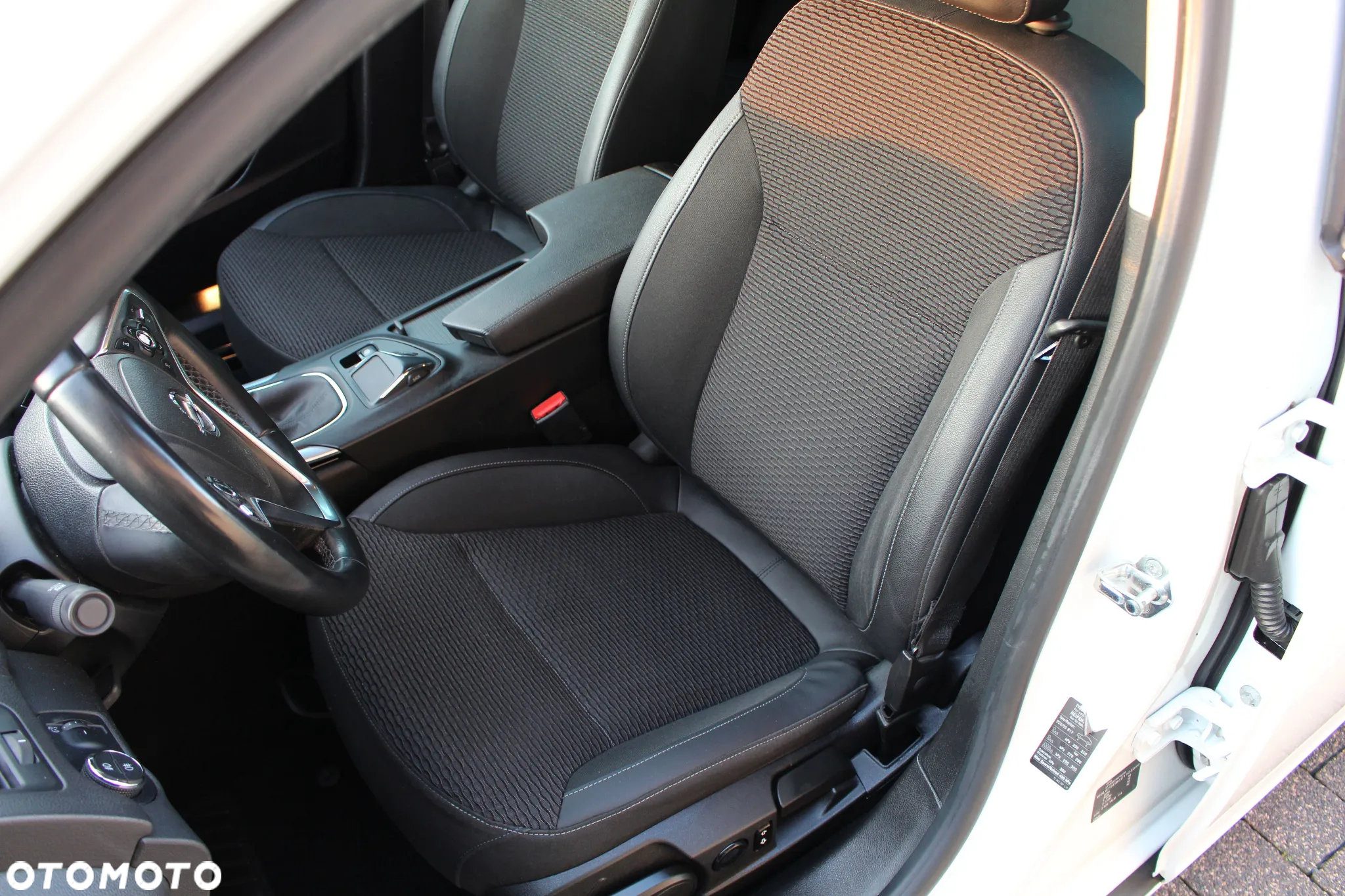 Opel Insignia 2.0 CDTI Cosmo S&S - 13