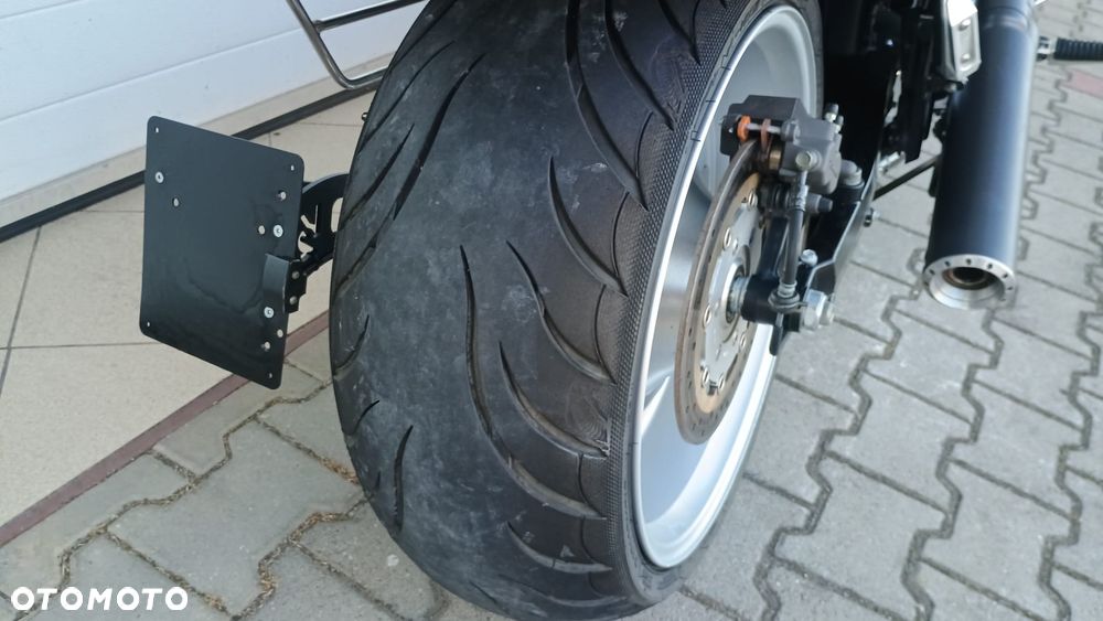 Suzuki Intruder - 20