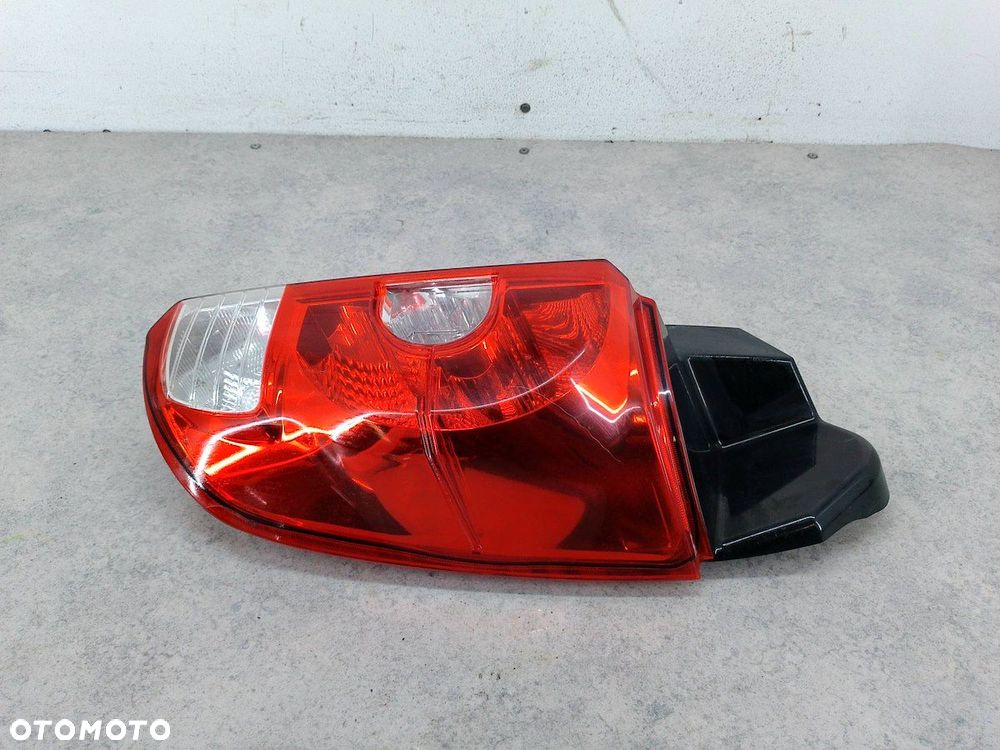LAMPA TYLNA PRAWA MITSUBISHI COLT VI FL ( 2008-2012 ) HATCHBACK - 5