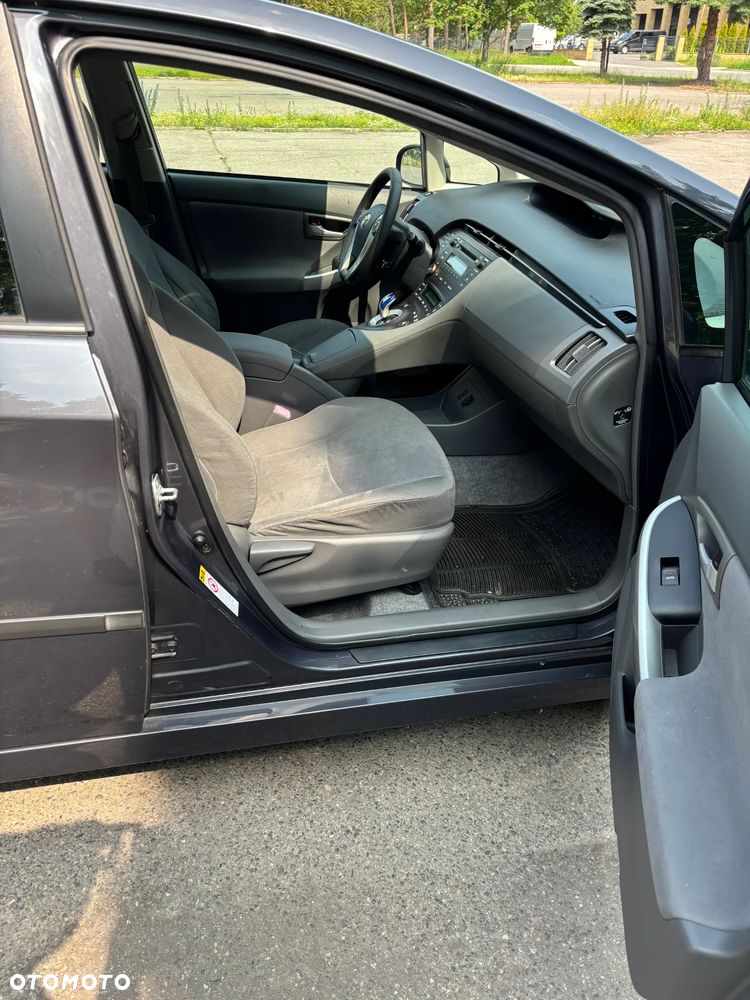 Toyota Prius 1.8 Hybrid Premium - 16