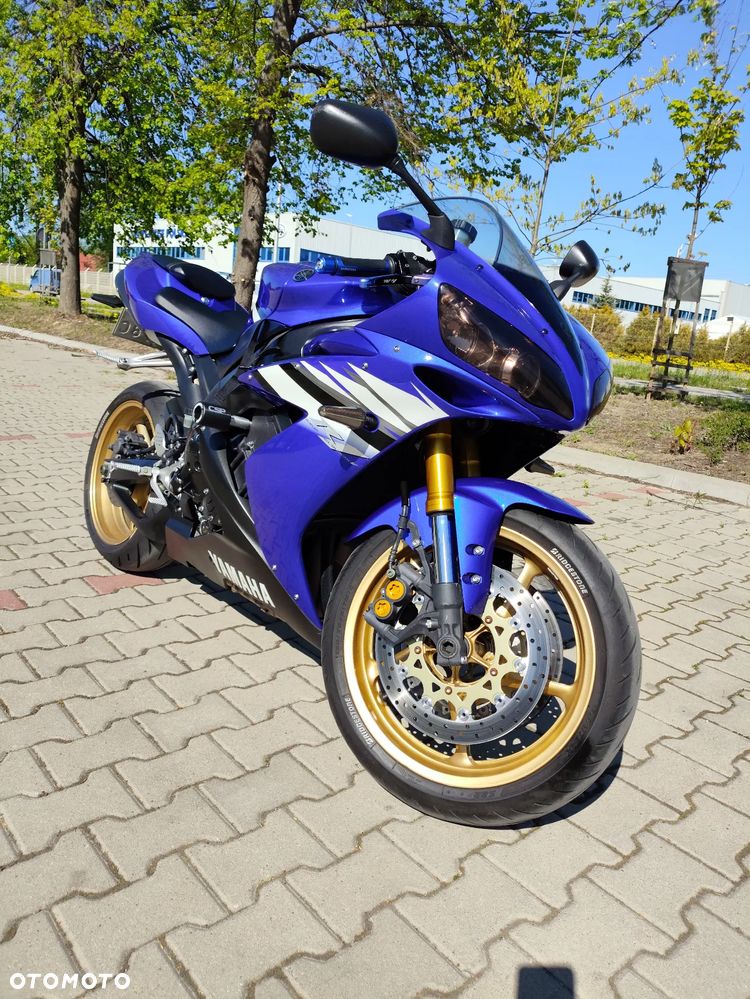Yamaha R1 - 1
