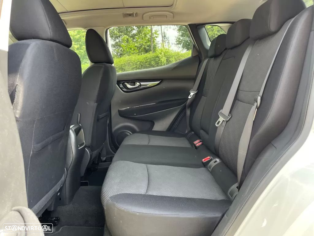 Nissan Qashqai 1.5 dCi N-Connecta - 21