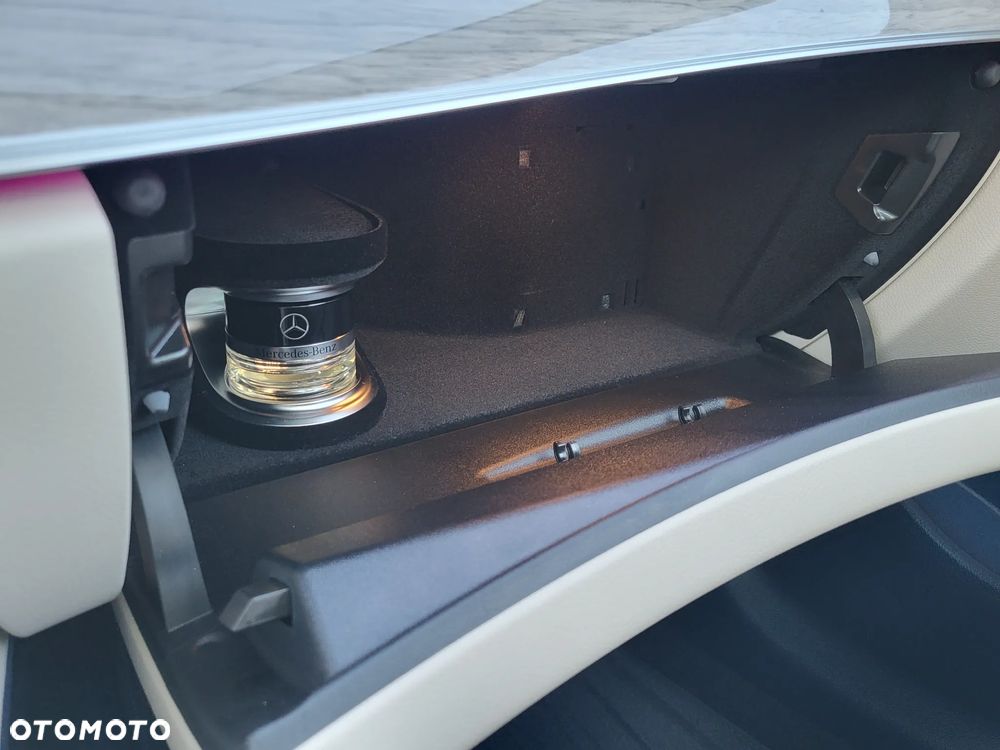 Mercedes-Benz Klasa E 200 4Matic 9G-TRONIC Avantgarde - 24