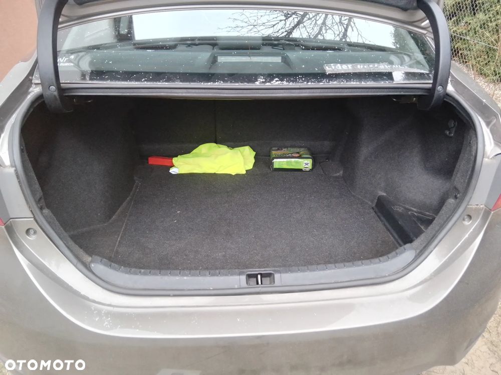 Toyota Corolla 1.6 Active - 8