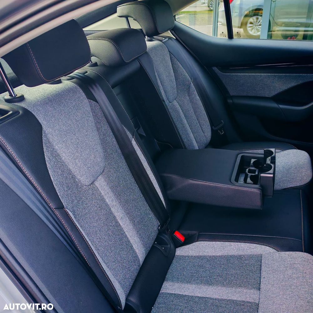 Skoda Octavia 1.5 TSI 115 CP Selection - 19