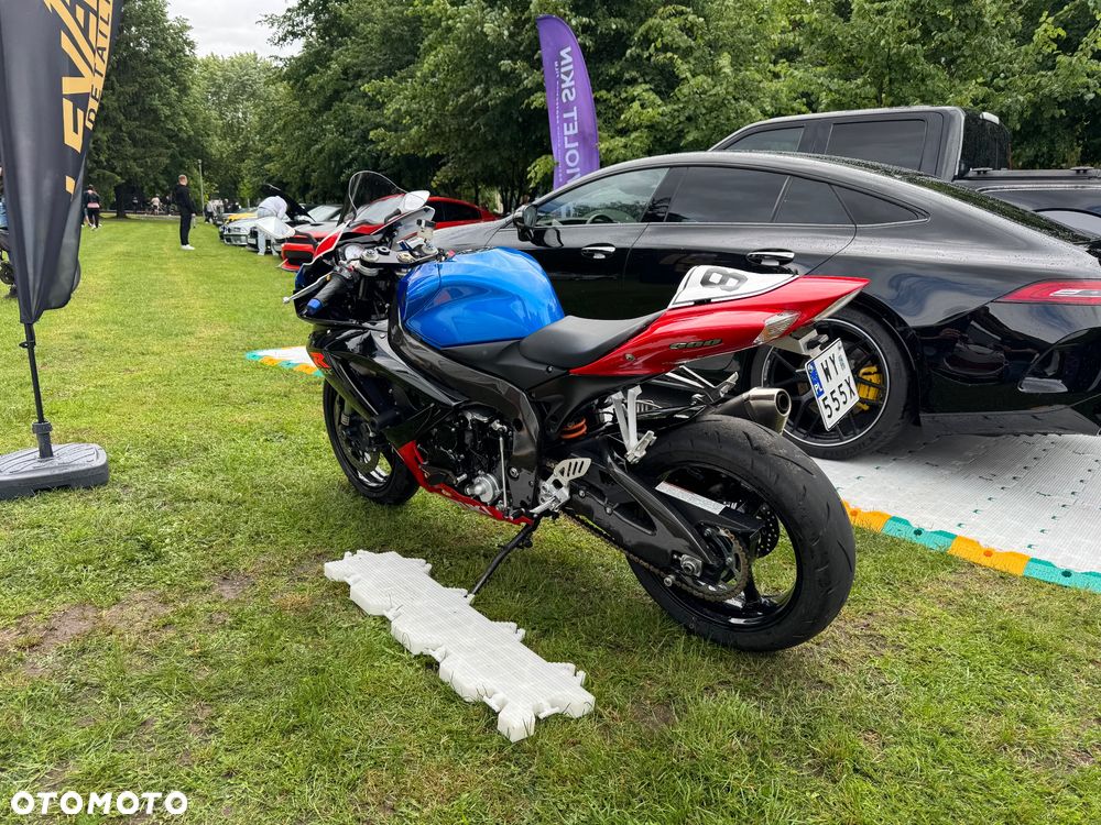 Suzuki GSX-R - 15