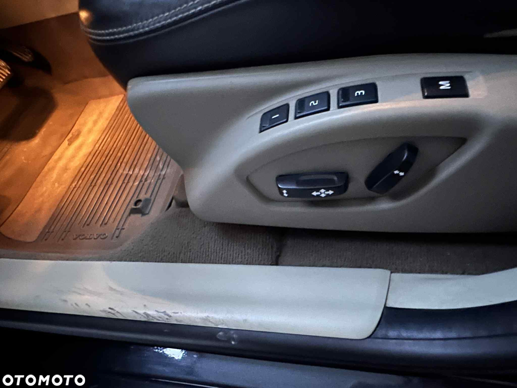 Volvo XC 60 2.4D AWD - 12