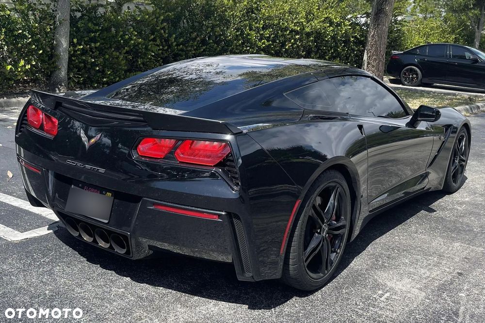Chevrolet Corvette - 3