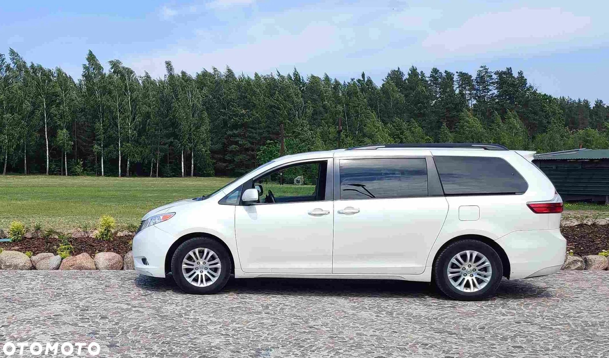Toyota Sienna 3.5 V6 XLE AWD - 1