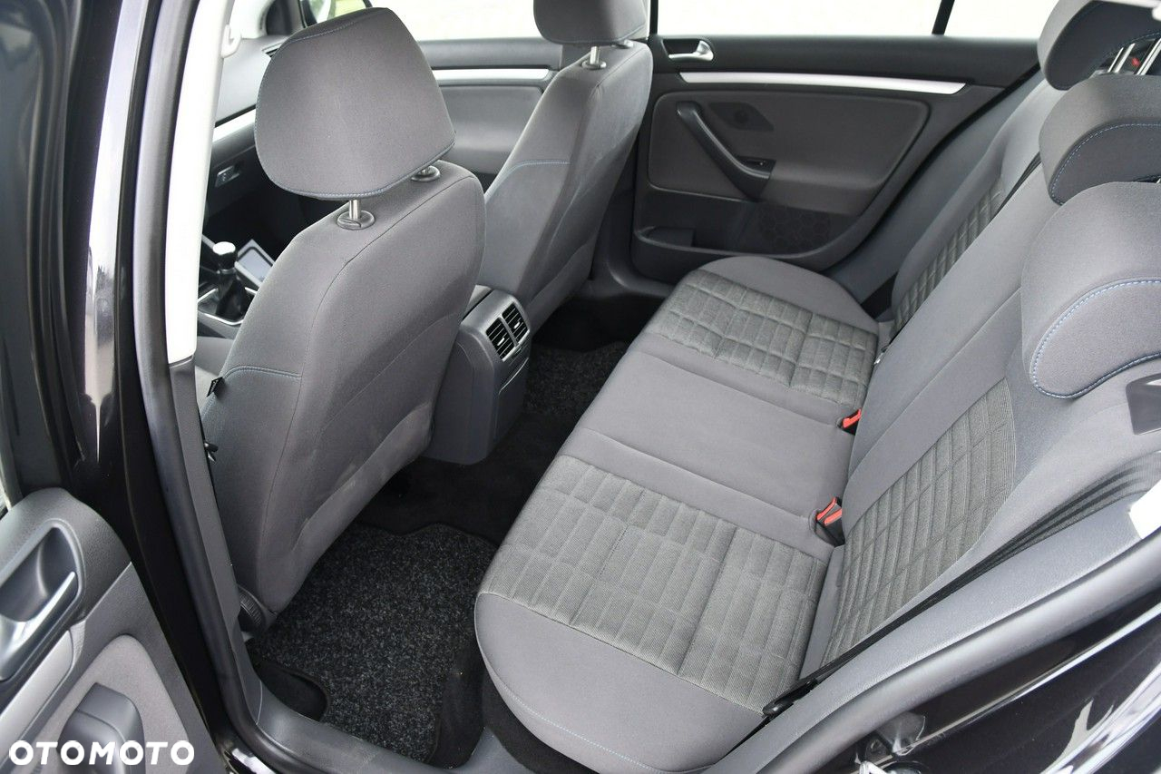 Volkswagen Golf - 16