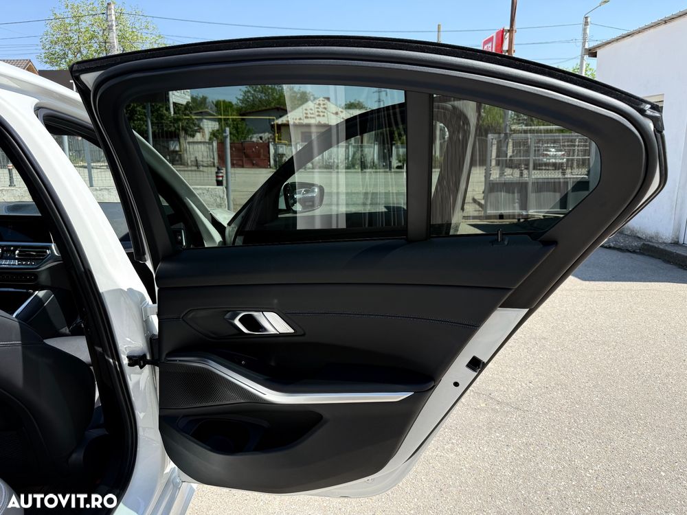 BMW Seria 3 320i Aut. Edition M Sport Shadow - 32
