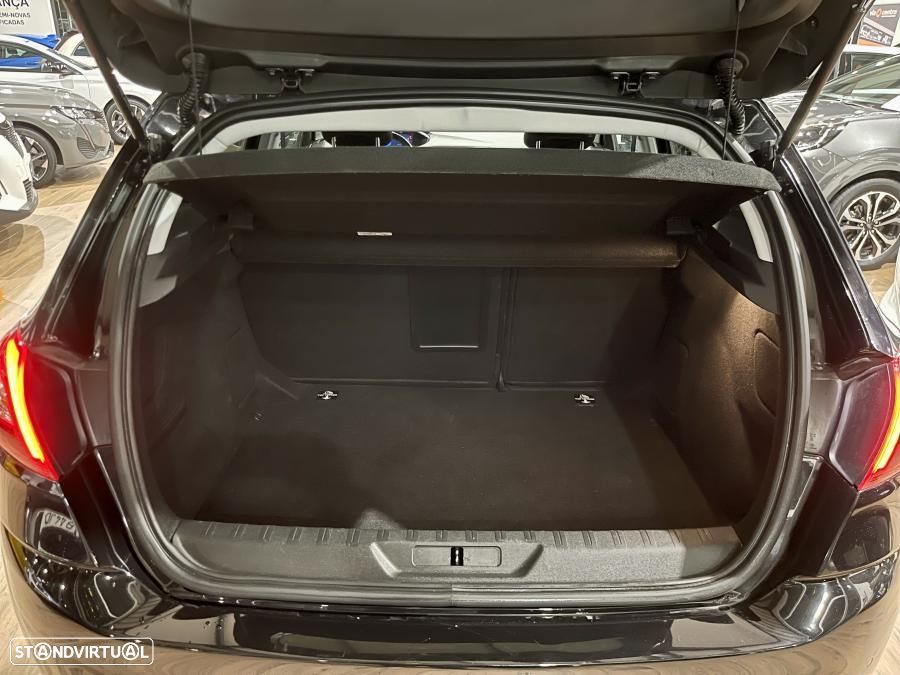 Peugeot 308 1.2 PureTech Allure Pack EAT8 - 31