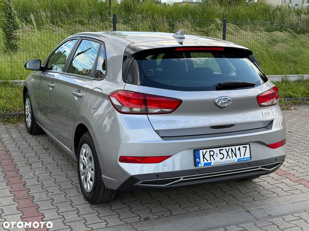 Hyundai i30 1.5 DPI Classic + - 22