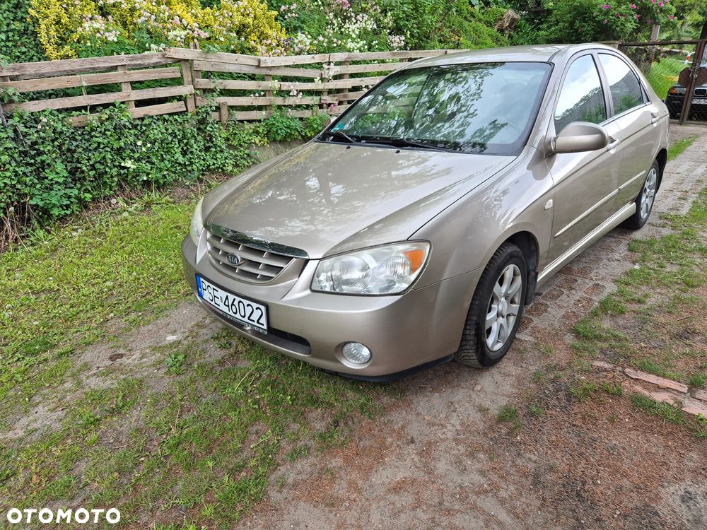 Kia Cerato - 1