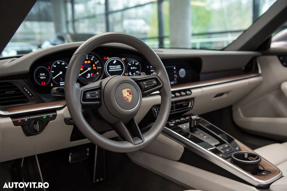 Porsche 911 Carrera Cabriolet PDK - 7