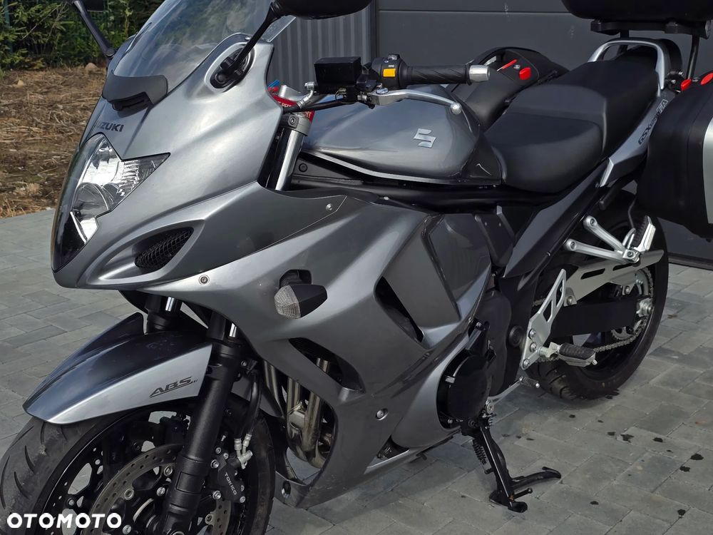 Suzuki GSX - 4