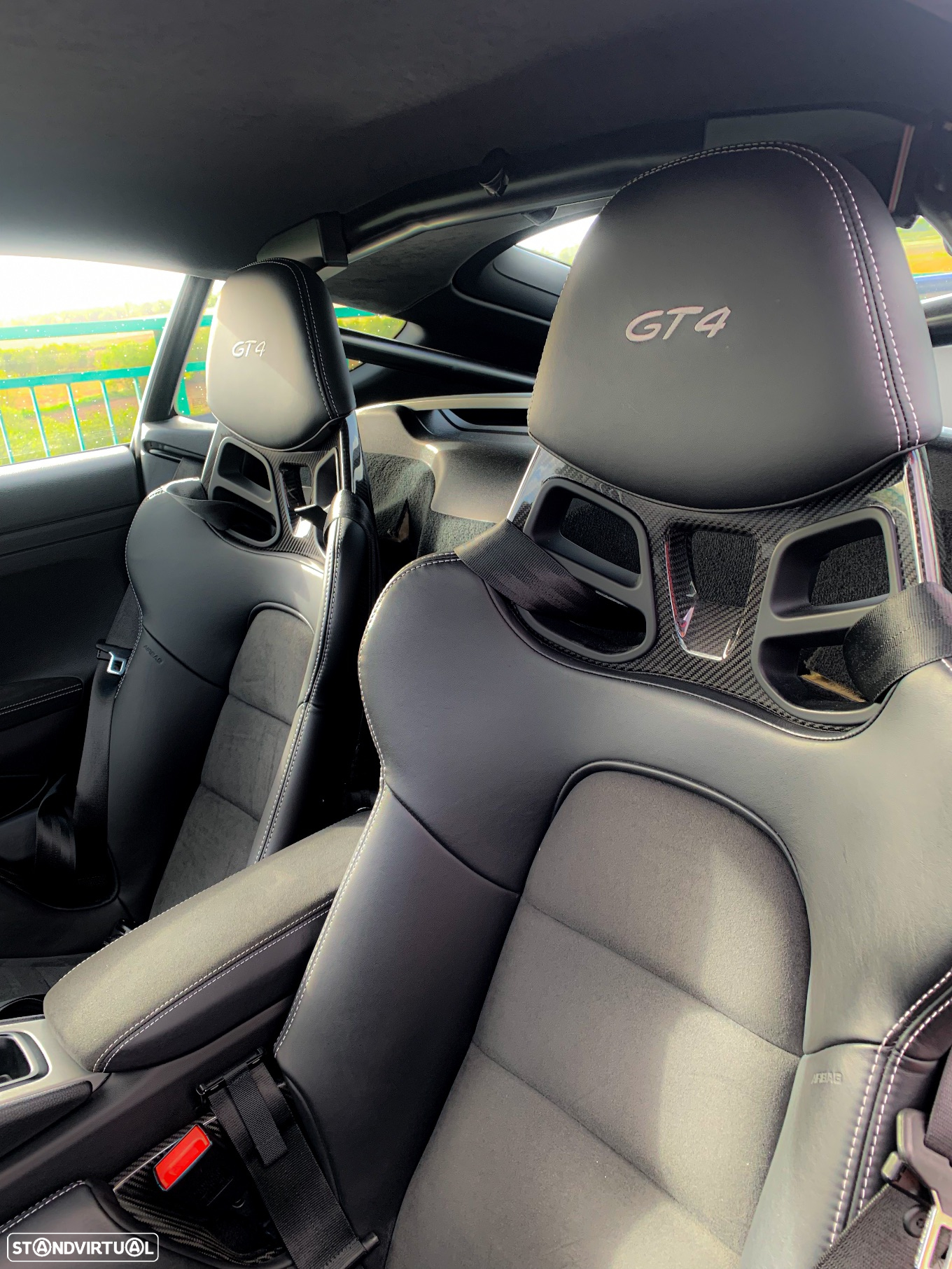 Porsche 718 Cayman GT4 - 8