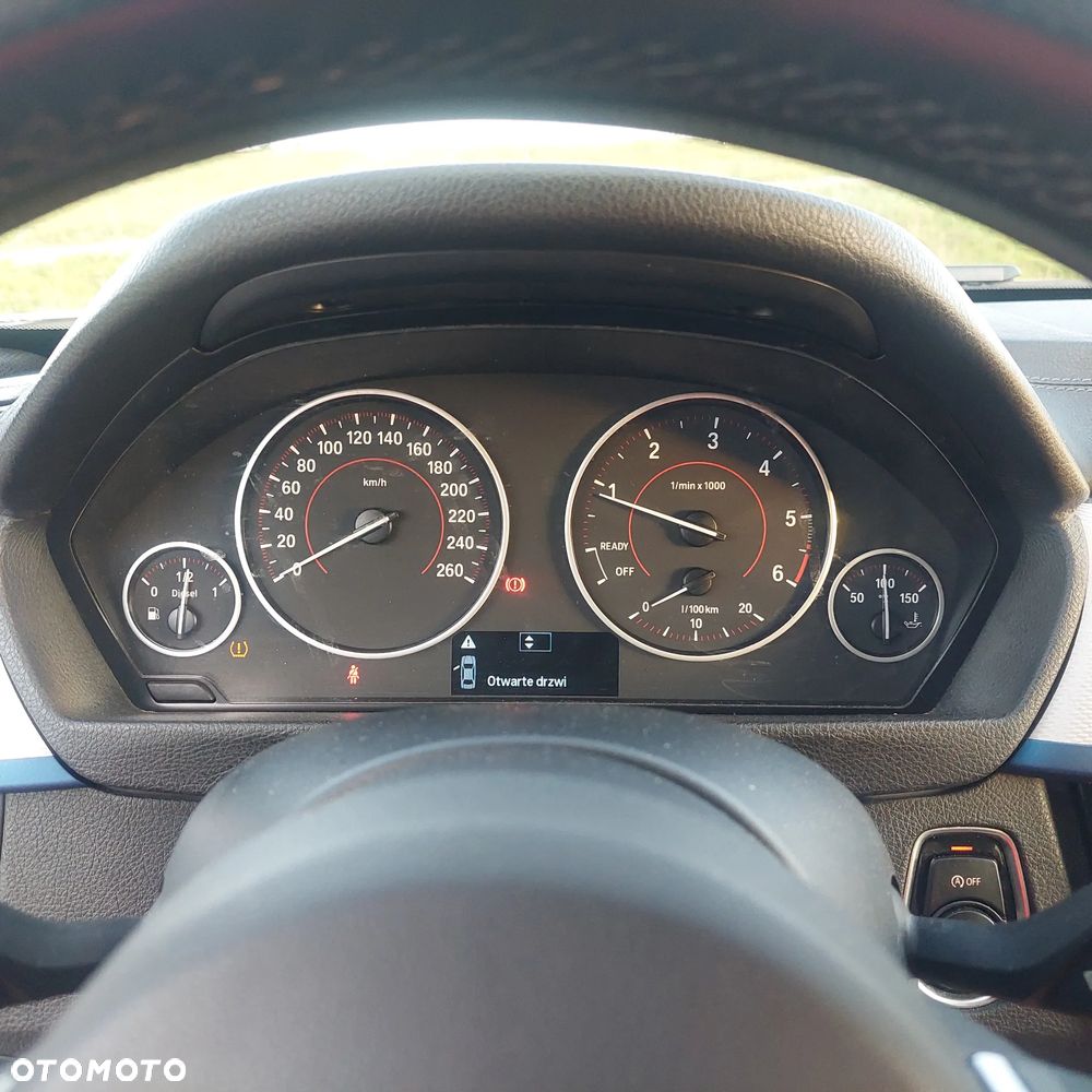 BMW Seria 3 320d M Sport - 11