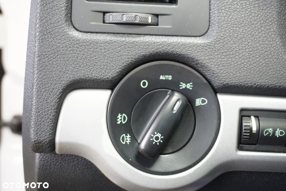 Skoda Octavia 2.0 TDI DPF Team Edition - 29