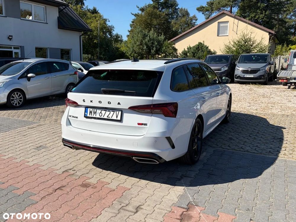 Skoda Octavia 2.0 TDI DSG RS Plus - 9