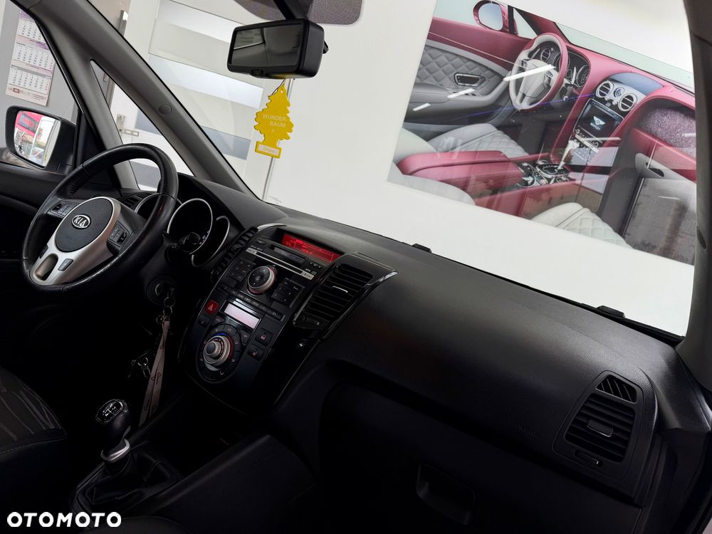Kia Venga - 24