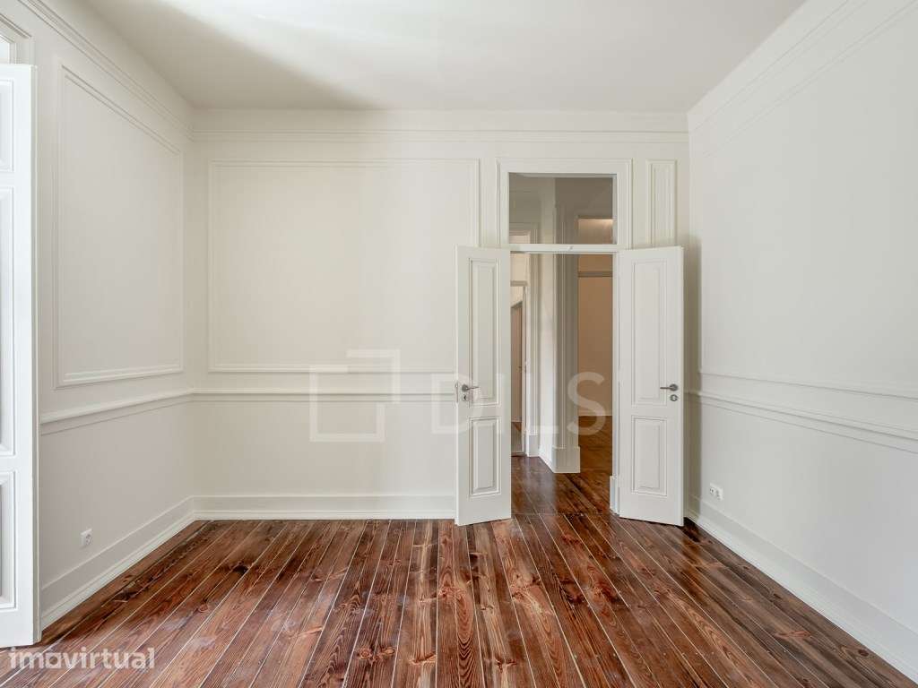 Apartamento T3 + 1, com varanda, em Campo de Ourique - Grande imagem: 3/60