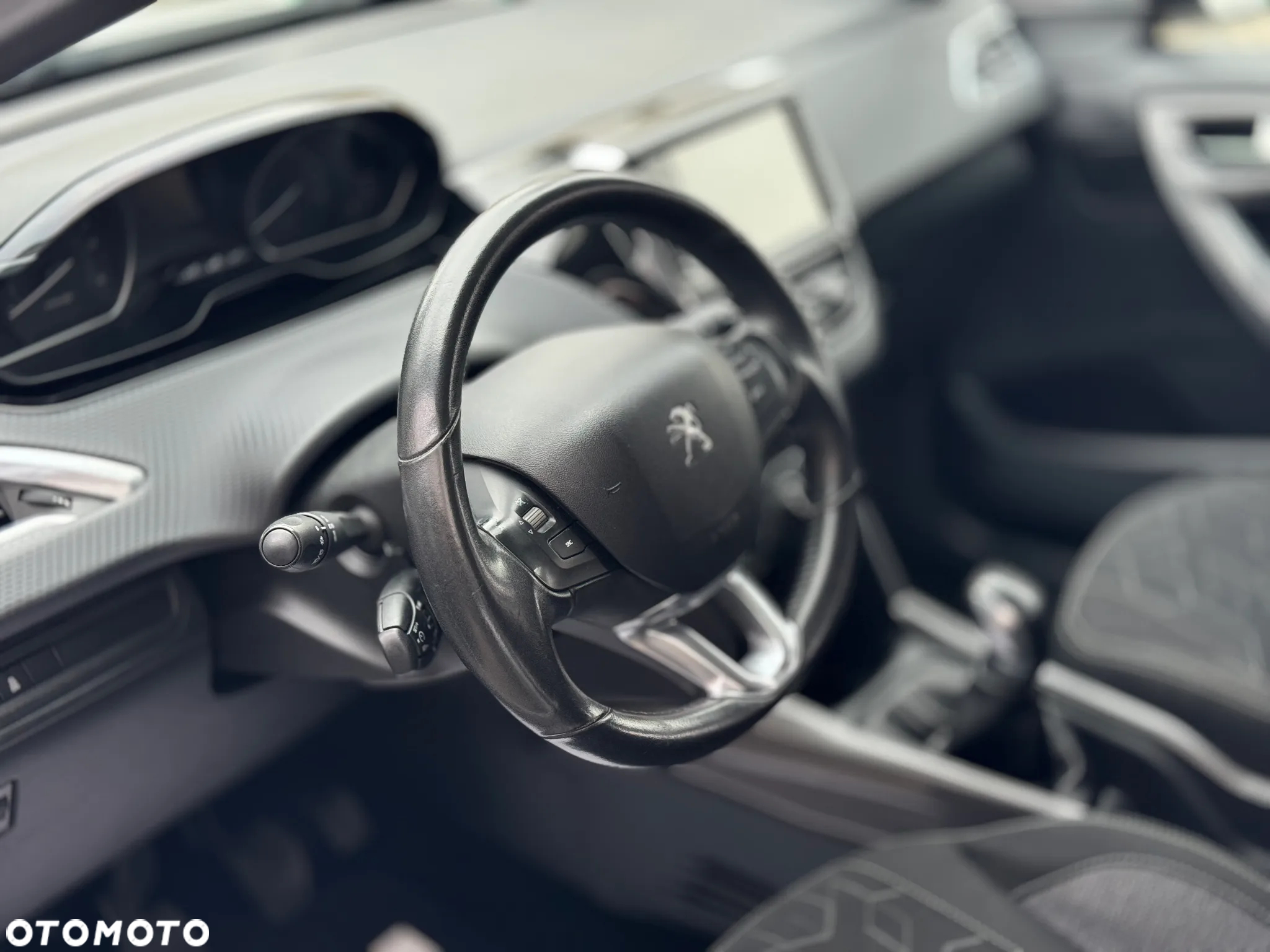Peugeot 2008 1.6 BlueHDi Style - 36
