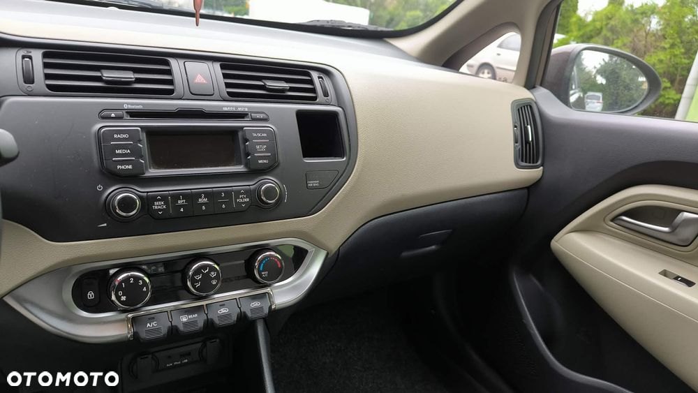 Kia Rio - 20