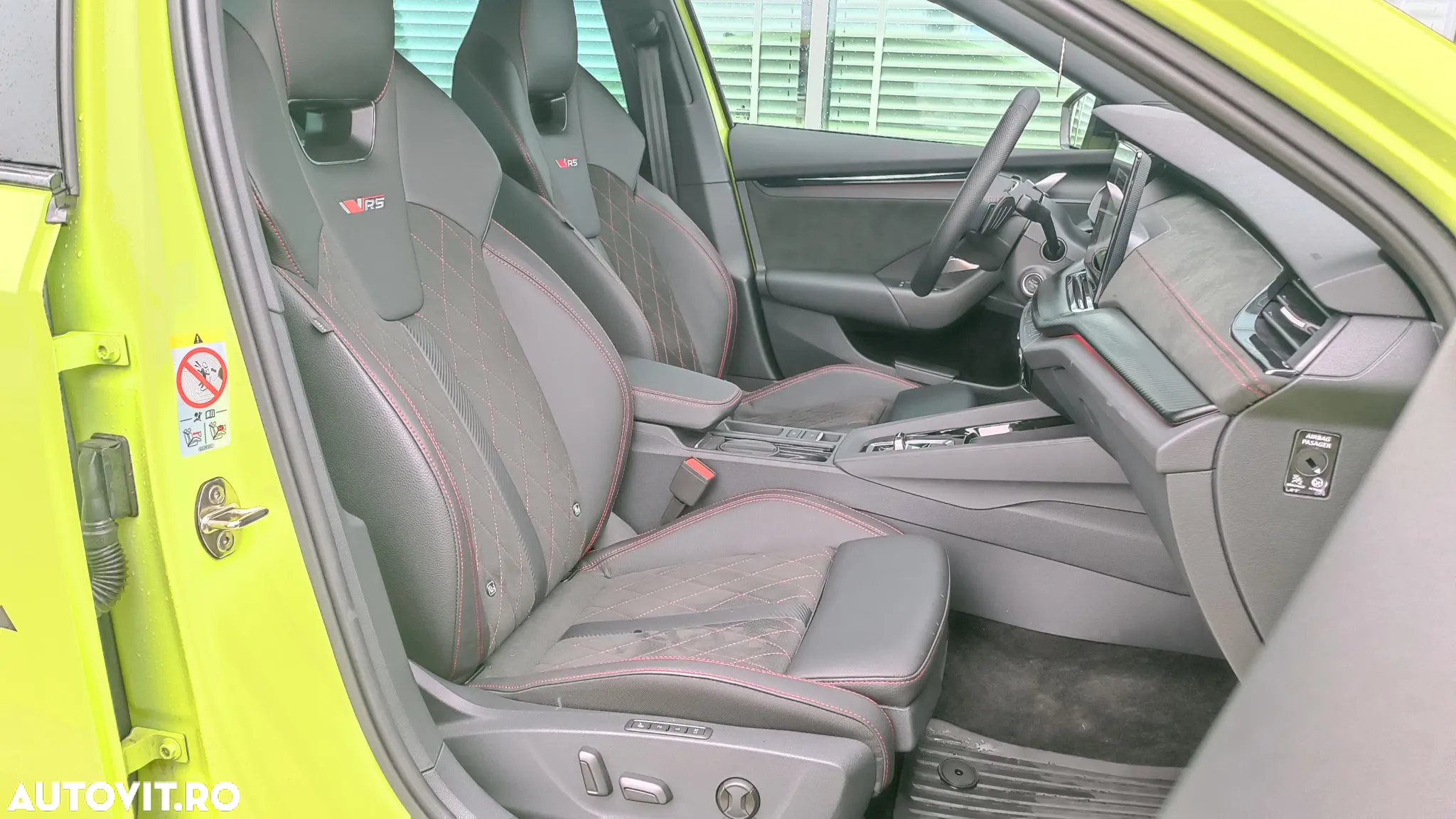 Skoda Octavia 2.0 TSI 265 CP DSG RS - 31
