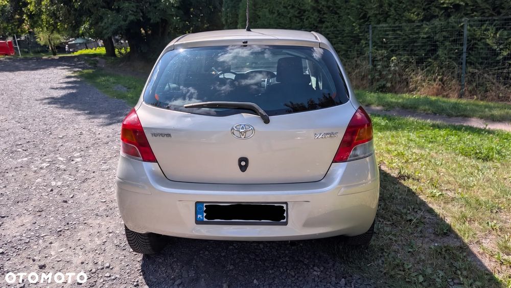 Toyota Yaris 1.33 Luna - 2