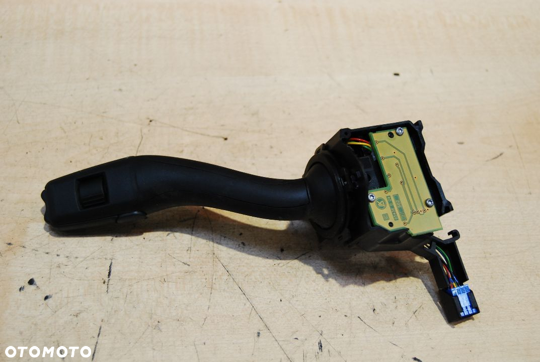 MANETKA PRZEŁĄCZNIK WYCIERACZEK 8P0953519A AUDI A3 8P 8P0953519 - 2