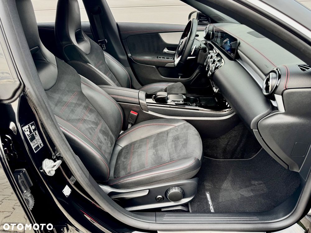 Mercedes-Benz CLA 220 d AMG Line 8G-DCT - 26