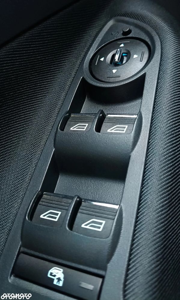 Ford C-MAX 1.6 Titanium - 19