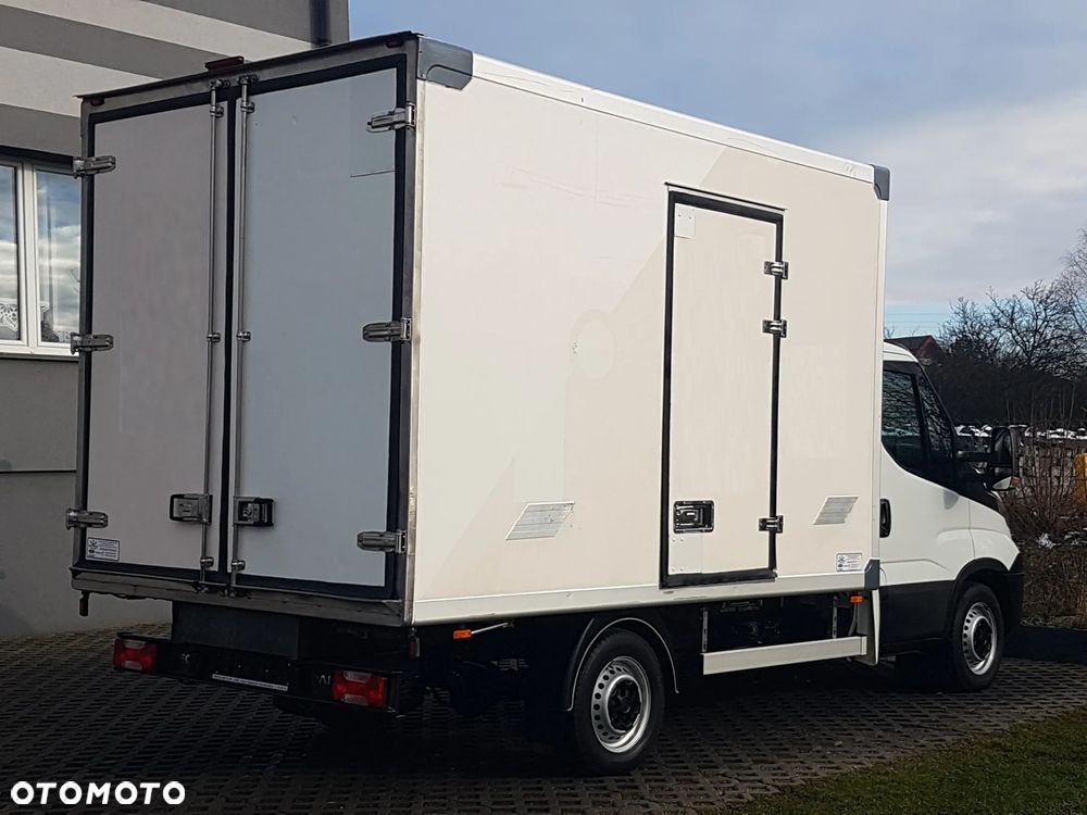 Iveco DAILY 6EP CHŁODNIA MROŹNIA IZOTERMA AGREGAT THERMO KING V-200 MAX GRZANIE ZASILANIE Z SILNIKA + ELEKTRYCZNE - 4