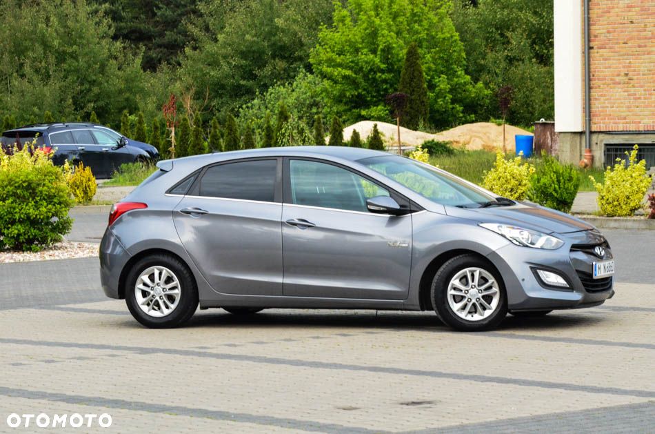 Hyundai i30 blue 1.6 CRDi Trend - 27