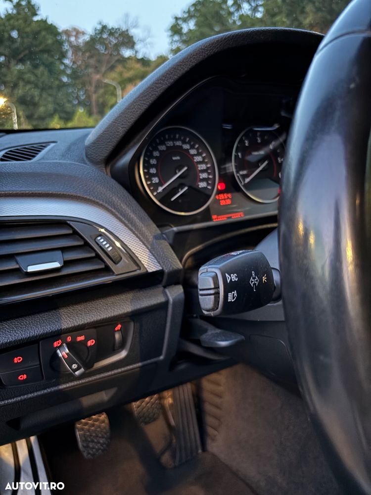 BMW Seria 1 120d xDrive - 15