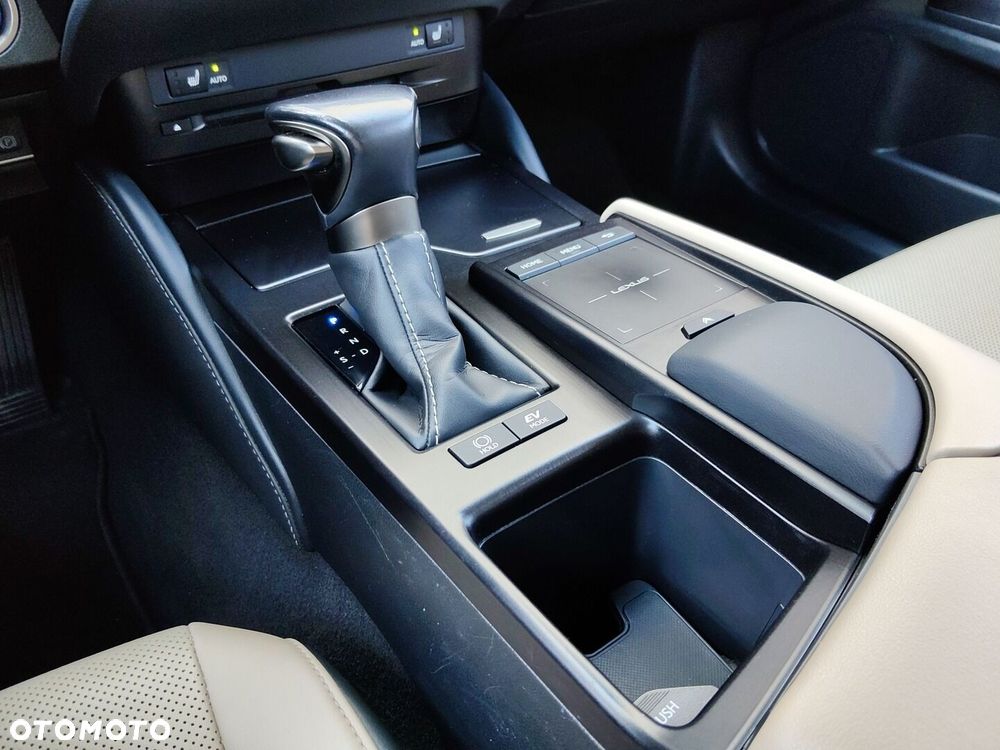 Lexus ES 300h Business Edition - 22