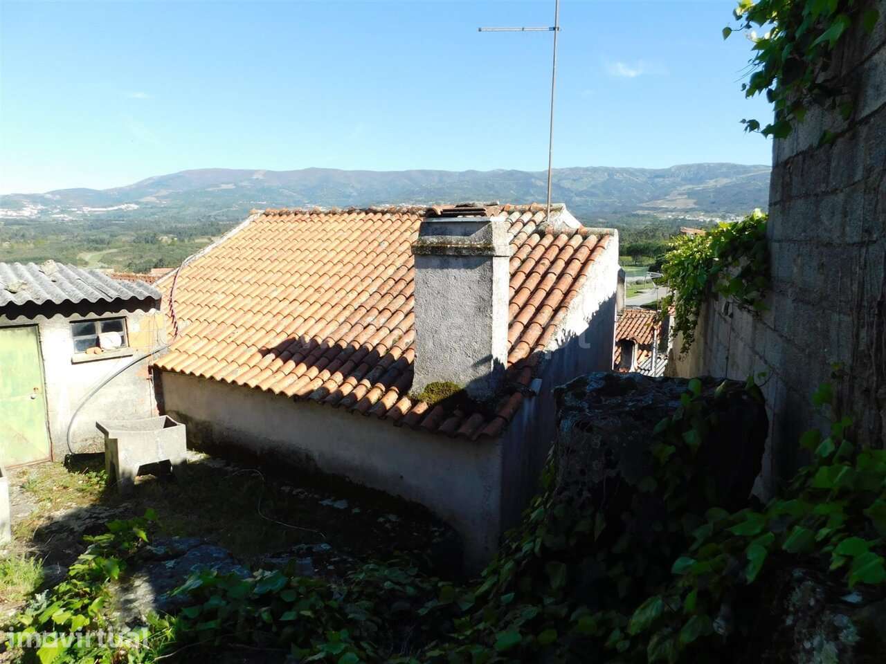 Moradia Geminada T3 / Gouveia, Rio Torto e Lagarinhos - Grande imagem: 4/16