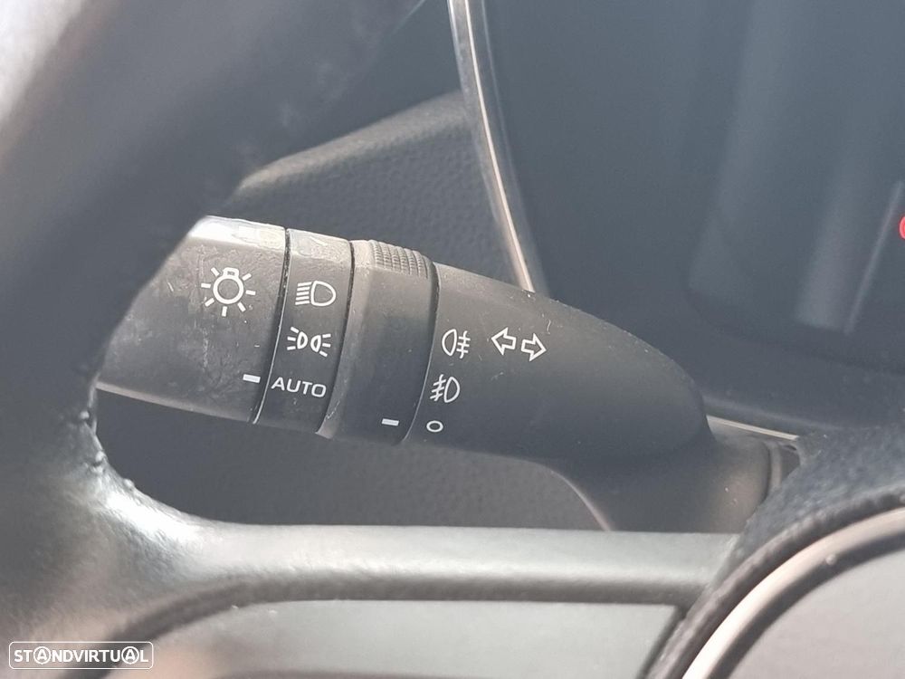 Toyota Corolla 1.8 Hybrid Comfort - 24