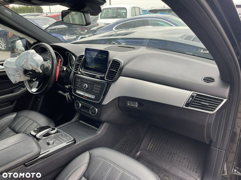 Mercedes-Benz GLE 350 d 4Matic 9G-TRONIC AMG Line - 11