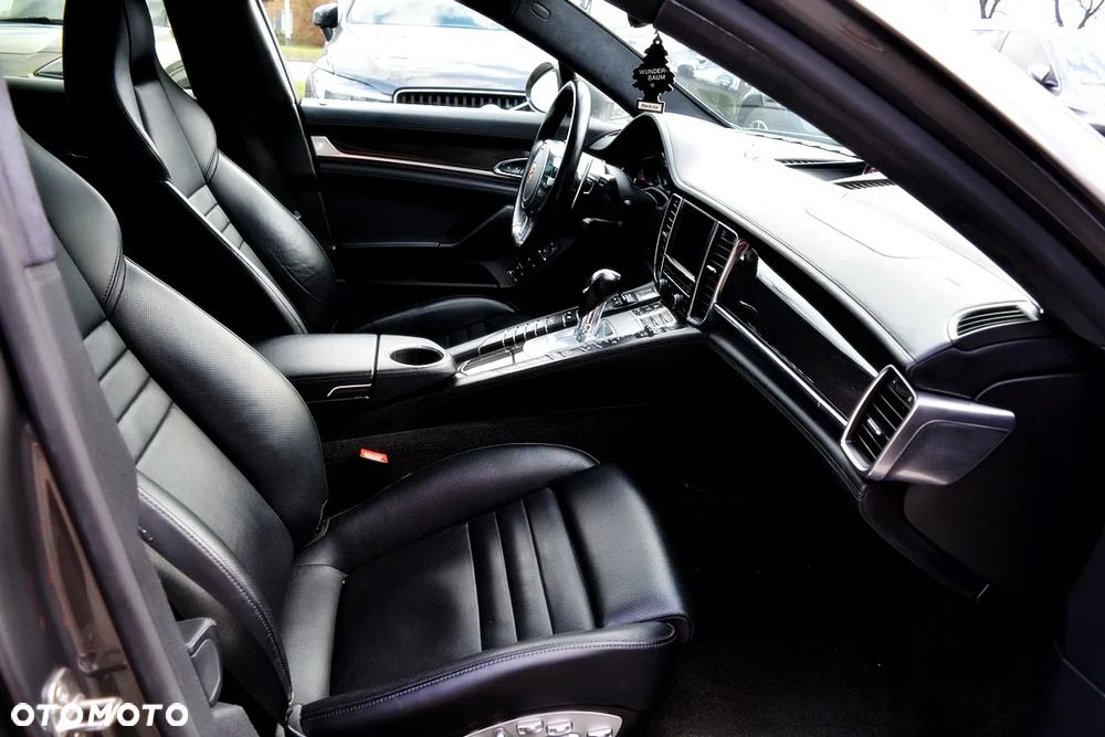 Porsche Panamera GTS - 13
