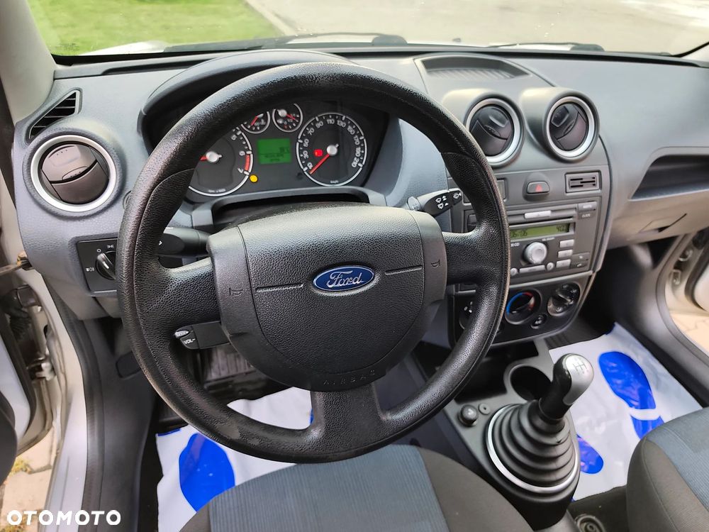 Ford Fiesta 1.3 Ambiente - 6