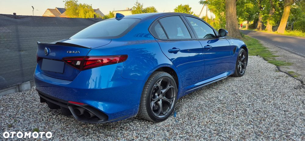 Alfa Romeo Giulia 2.9 V6 Bi-Turbo AT8 Quadrifoglio - 4
