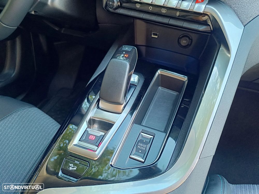 Peugeot 3008 1.6 Hybrid4 Allure Pack e-EAT8 - 11