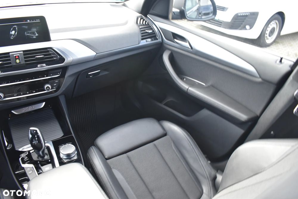 BMW X3 xDrive20i GPF Advantage - 20