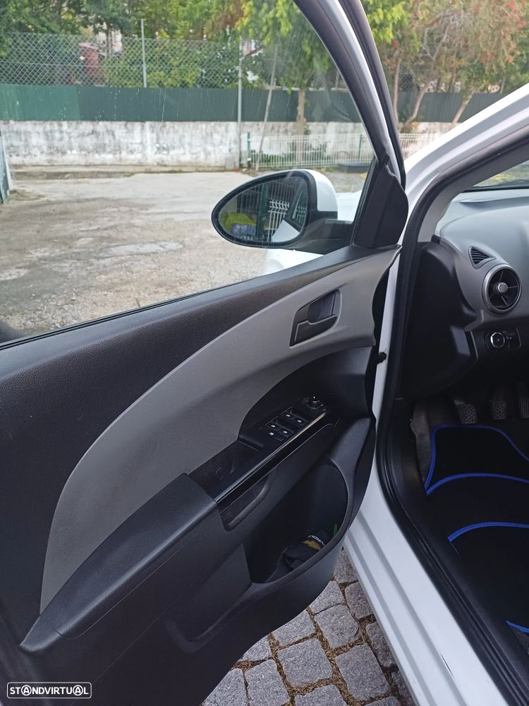Chevrolet Aveo 1.2 LT Bi-Fuel - 7